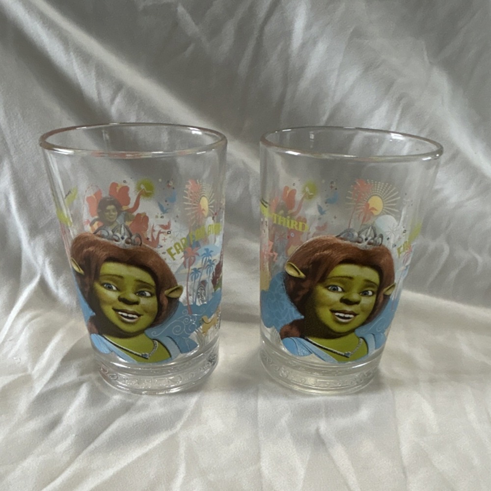McDonald's Multicolor Shrek the third Glass Mugs Set of 2‎ Embossed Logo